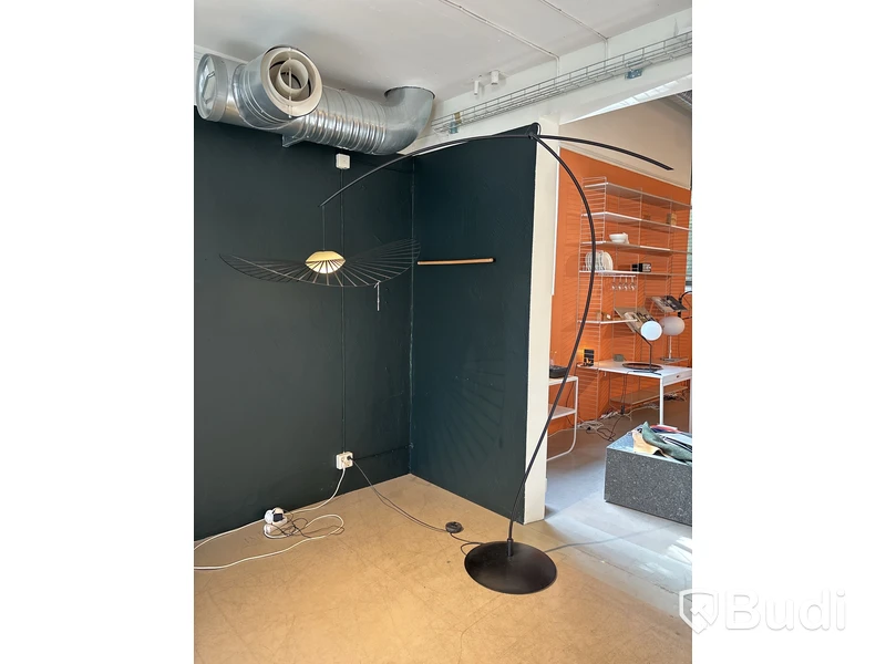 Golvlampa Vertigo Nova, böjd arm. Ord. pris inkl. moms: ca 32 440 kr