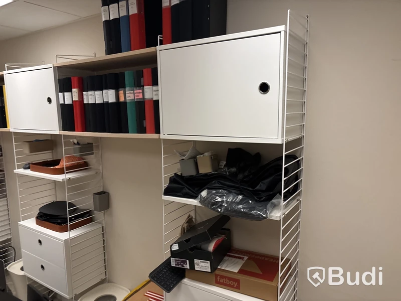 Hyllsektion String