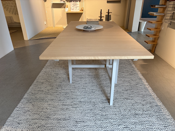 Slagbord / Matbord  G.A.D. Andre.  Ord. pris inkl. moms: ca 31 450 kr