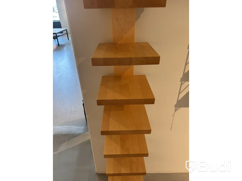 Hylla Källemo Pilaster. Ord. pris inkl. moms: ca 7500 kr