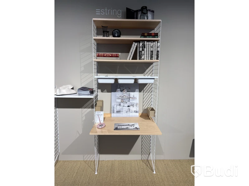 Hyllsystem med skrivbord String. Ord. pris inkl. moms: ca 4000 kr