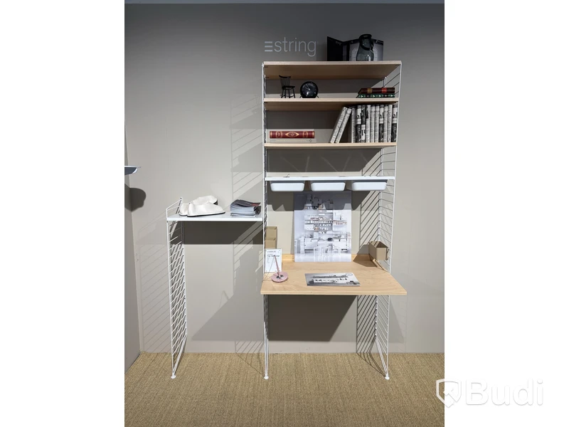 Hyllsystem med skrivbord String. Ord. pris inkl. moms: ca 4000 kr