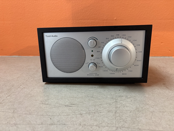 Radio Tivoli Audio Model One. Ord. pris inkl. moms: ca 2990 kr
