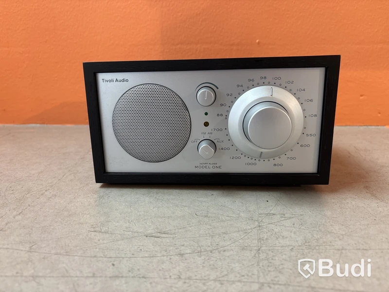 Radio Tivoli Audio Model One. Ord. pris inkl. moms: ca 2990 kr