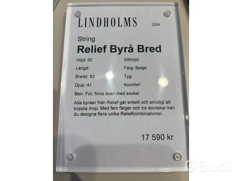 Byrå String Relief. Ord. pris inkl. moms: ca 17 590 kr