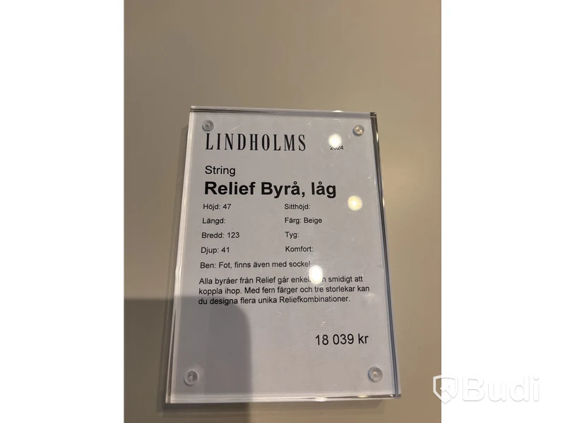 Byrå String Relief. Ord. pris inkl. moms: ca 18 039 kr