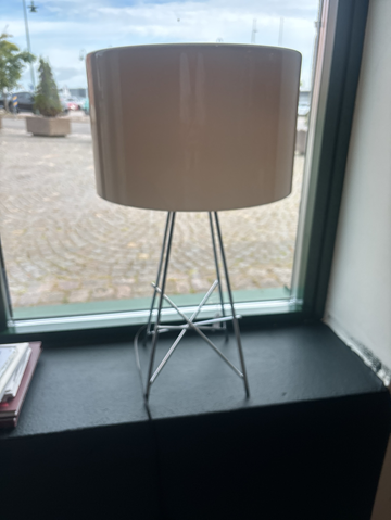 Golvlampa Relco. Ord. pris inkl. moms: ca 1 340 kr