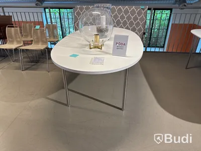 Matbord Carl Hansen CH335. Ord. pris inkl. moms: ca 34 570 kr