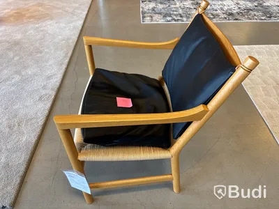Fåtölj Carl Hansen CH44. Ord. pris inkl. moms ca 37 069 kr