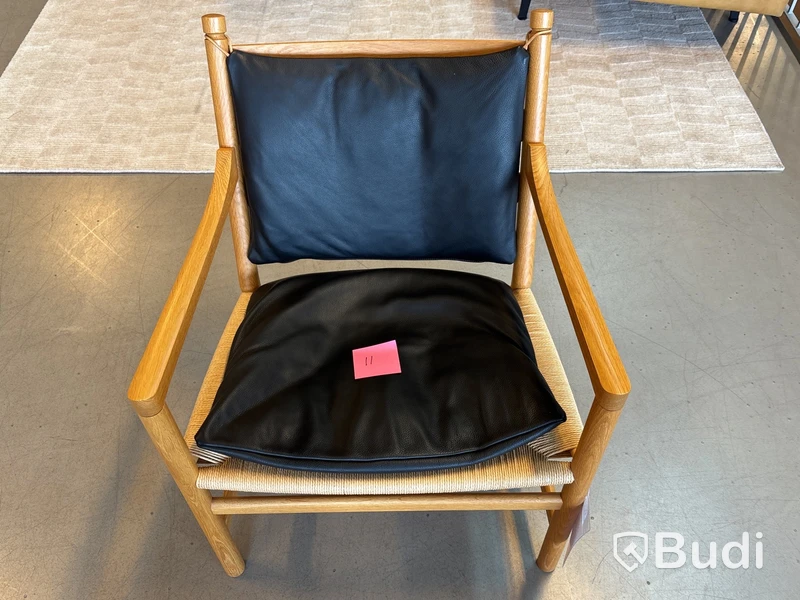 Fåtölj Carl Hansen CH44. Ord. pris inkl. moms ca 37 069 kr