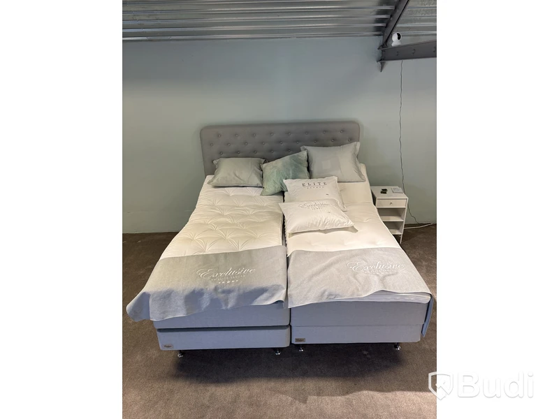 2 st. sängar Elite Exclusive, elektrisk justerbar. Ord. pris inkl. moms: ca 60 000 kr