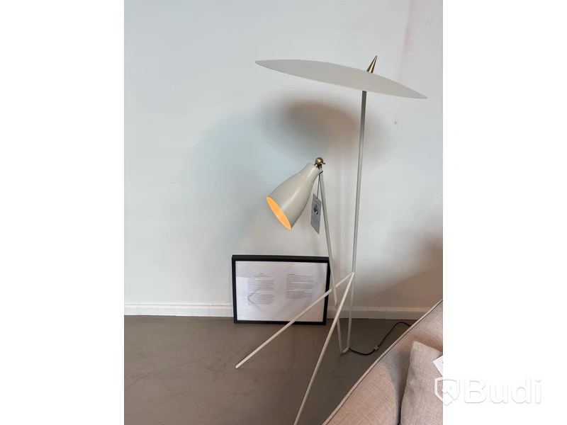 Golvlampa Silhouette Svend-Aage Holm-Sørensen. Ord. pris inkl. moms: ca 11 999 kr