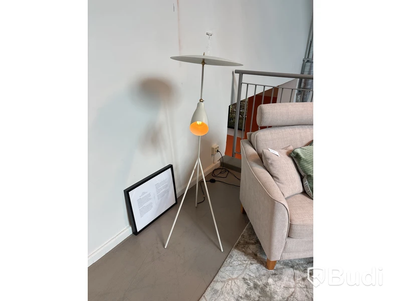 Golvlampa Silhouette Svend-Aage Holm-Sørensen. Ord. pris inkl. moms: ca 11 999 kr