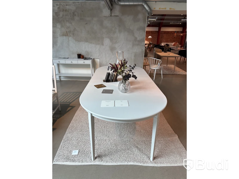 Bord Engelsson, Ord. pris inkl. moms: ca 16 600 kr