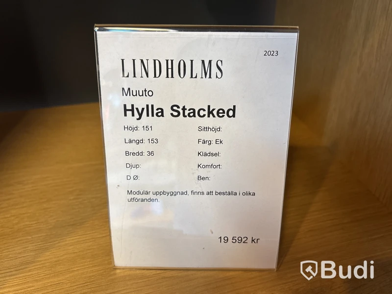 Bokhylla Muuto Stacked. Ord. pris inkl. moms: ca 19 592 kr