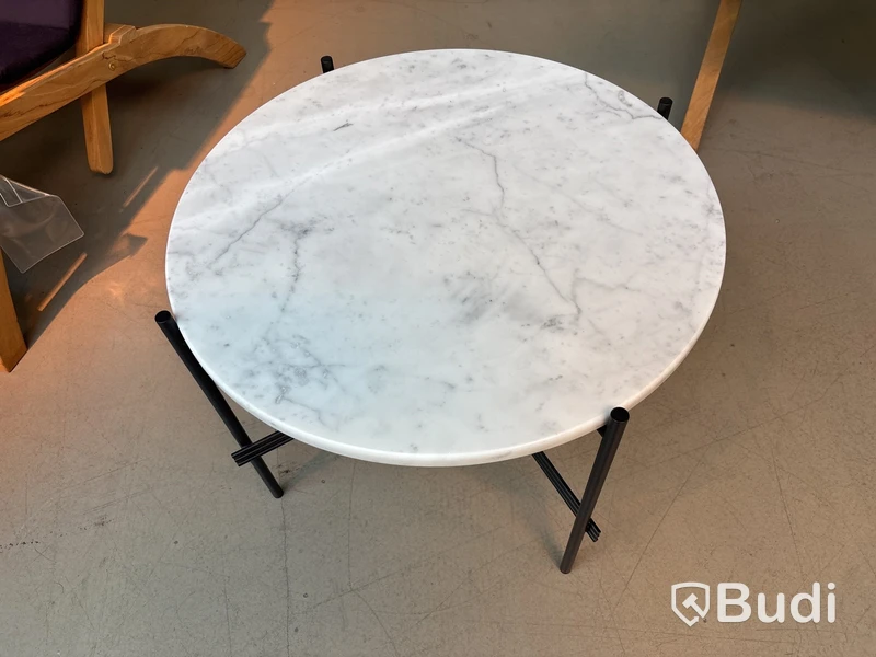Sidobord, Gubi Vit marmor - Ord. pris inkl. moms ca: 8 499 kr