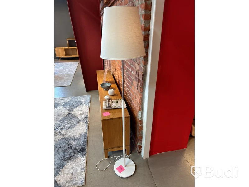 Golvlampa Belid. Ord. pris inkl. moms: 5000 kr
