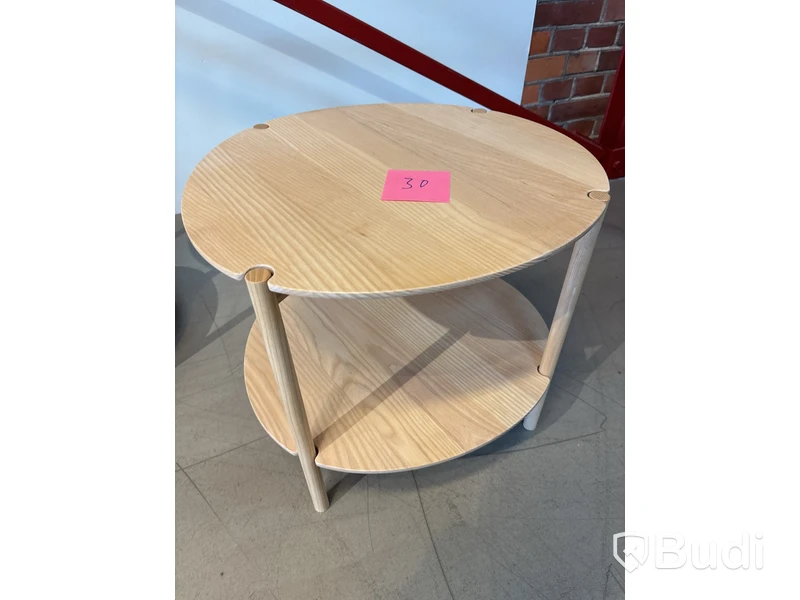 Soffbord DUX. Ord. pris inkl. moms: ca 10 980 kr