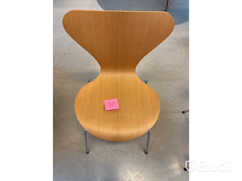 Stol Fritz Hansen Sjuan. Ord. pris inkl. moms: ca 7299 kr