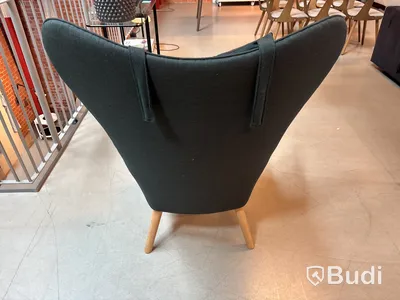 Mama Bear stol Carl Hansen. Ord. pris inkl. moms ca 50 846 kr