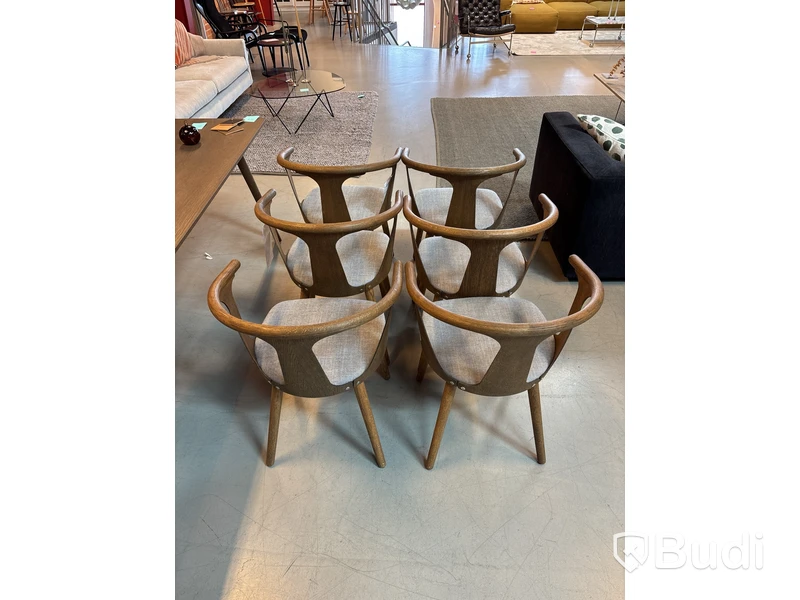 6 st. stolar & Tradition In Between. Ord. pris inkl. moms: ca 6860 kr