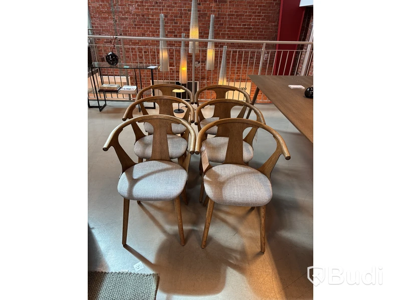 6 st. stolar & Tradition In Between. Ord. pris inkl. moms: ca 6860 kr