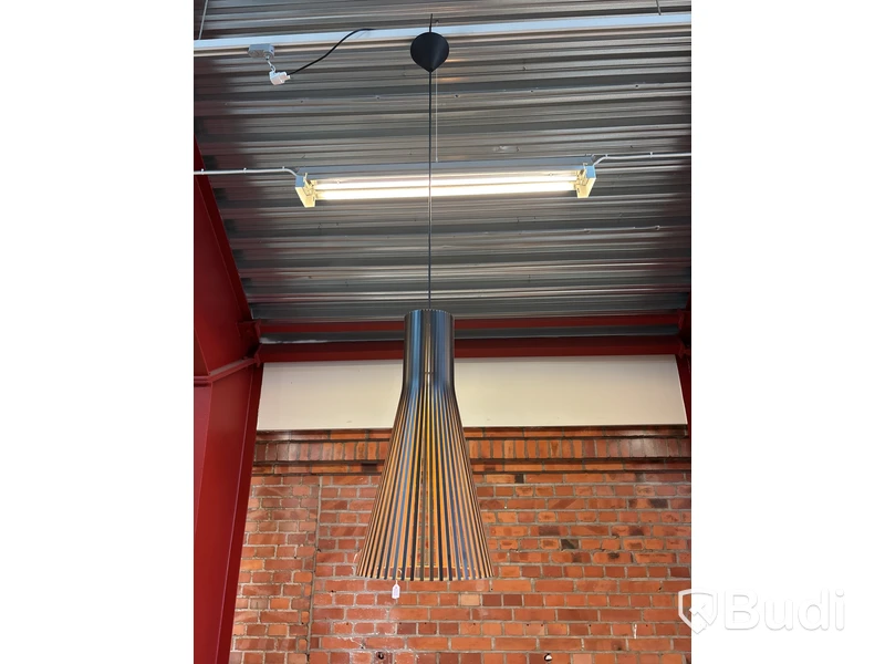Taklampa Secto. Ord. pris inkl. moms: ca 6630 kr
