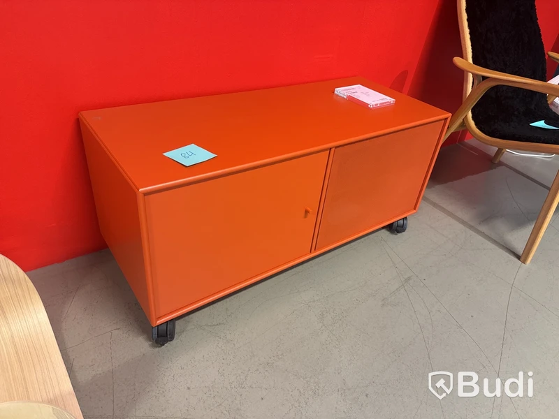 TV-bänk Montana. Ord. pris inkl. moms: ca 9600 kr