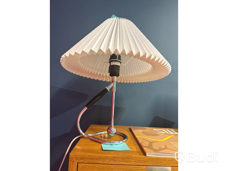 Bordslampa Le Klint. Ord. pris inkl. moms: ca 7000 kr