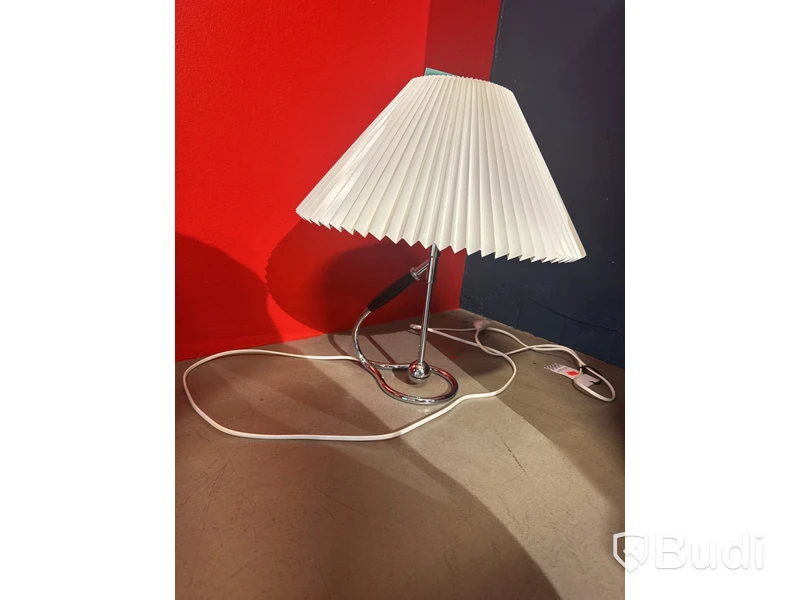 Bordslampa Le Klint. Ord. pris inkl. moms: ca 7000 kr