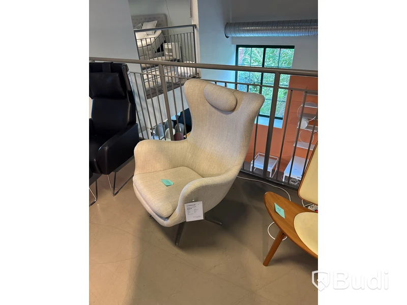 Fåtölj Bröderna Andersson Status. Ord. pris inkl. moms: ca 27 730  kr