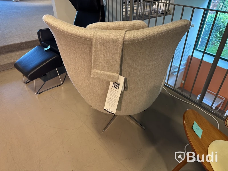 Fåtölj Bröderna Andersson Status. Ord. pris inkl. moms: ca 27 730  kr