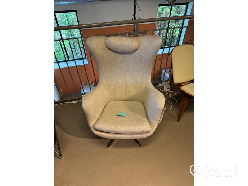 Fåtölj Bröderna Andersson Status. Ord. pris inkl. moms: ca 27 730  kr