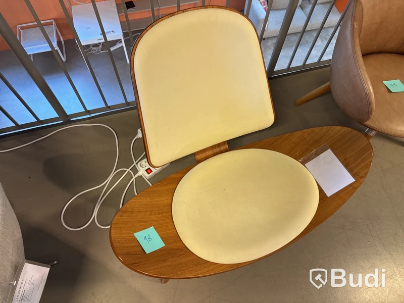 Fåtölj Carl Hansen Shell. Ord. pris inkl. moms: ca 42 396 kr