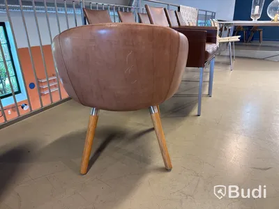 Fåtölj. Ord. pris inkl. moms: ca 20 000 kr