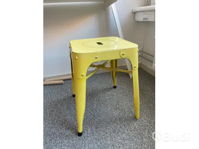 Gul plåtpall