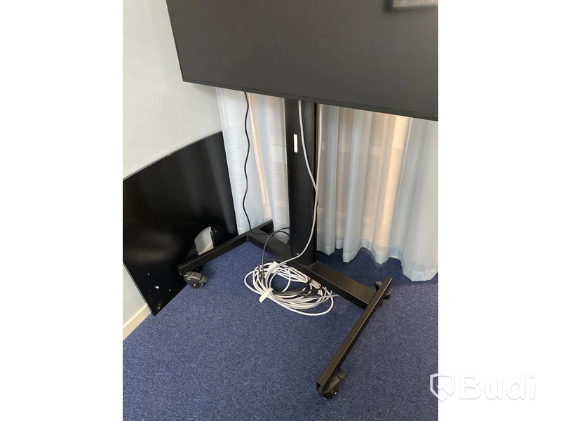 TV SAMSUNG DB48E 50” på ställ