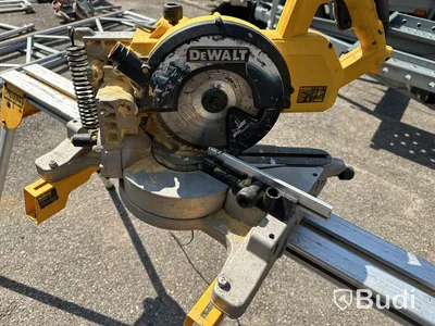 Kap- & gersåg DeWalt med stativ.