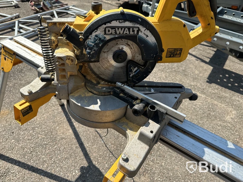 Kap- & gersåg DeWalt med stativ.