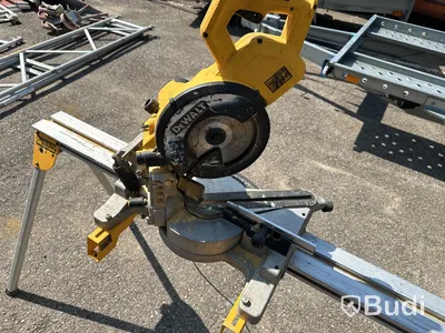 Kap- & gersåg DeWalt med stativ.