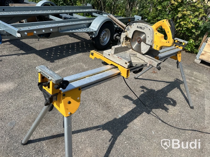 Kap- & gersåg DeWalt med stativ.