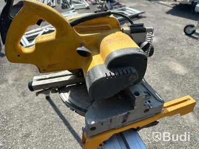 Kap- & gersåg DeWalt med stativ.