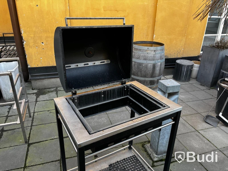 Grillvagn Obs! Saknar innehåll