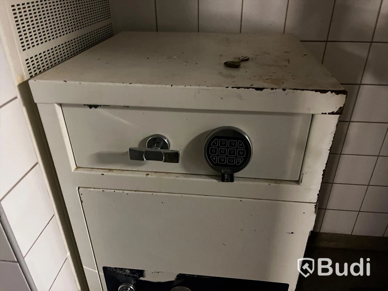 Kassaskåp Obs! Mått saknas