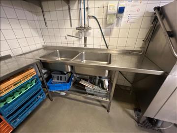 Rostfri inmatningsbänk ca mått: 210x65x90 cm