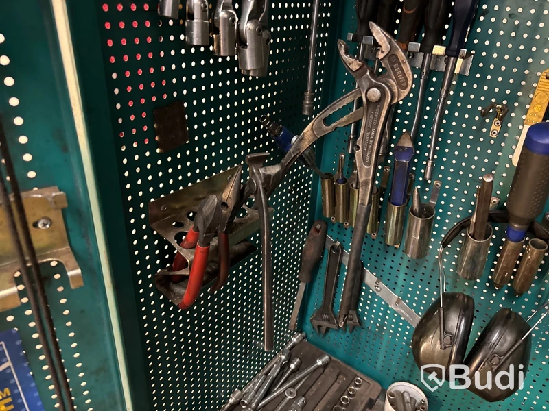 Verktygsvagn med innehåll
