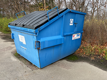 Sopcontainer med luckor
