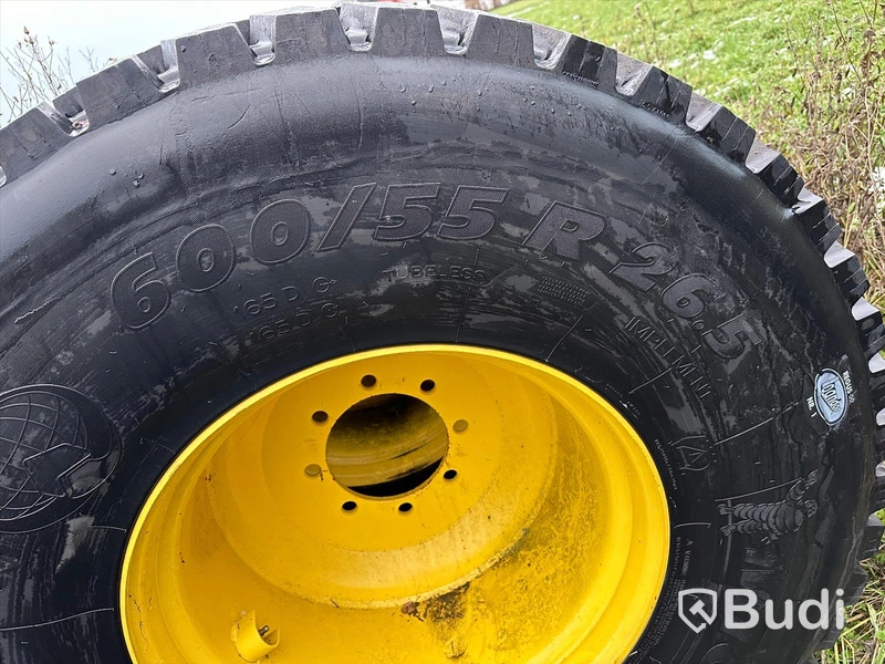 Volvo L60 sommardäck 4 st med L40 fälg nya Regumerade på Stomme MICHELIN X BIB 600/55R