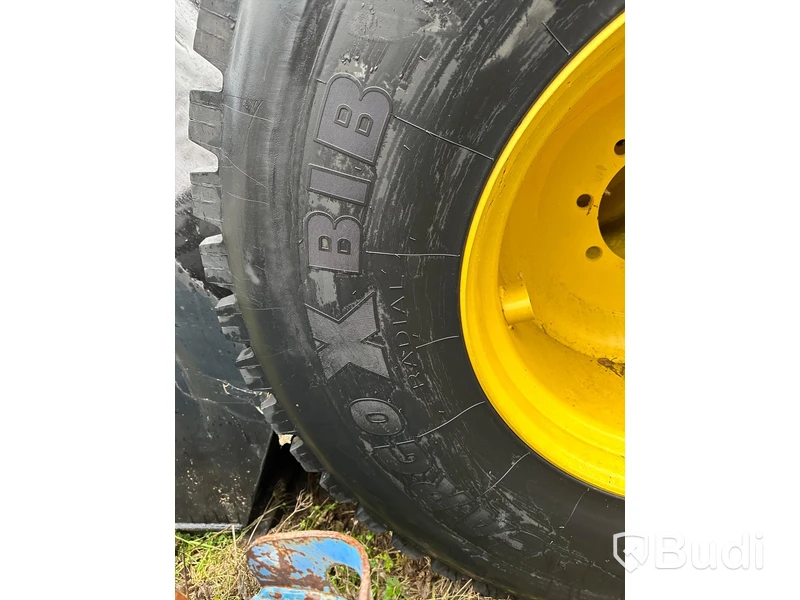 Volvo L60 sommardäck 4 st med L40 fälg nya Regumerade på Stomme MICHELIN X BIB 600/55R