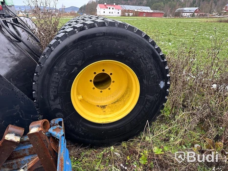 Volvo L60 sommardäck 4 st med L40 fälg nya Regumerade på Stomme MICHELIN X BIB 600/55R